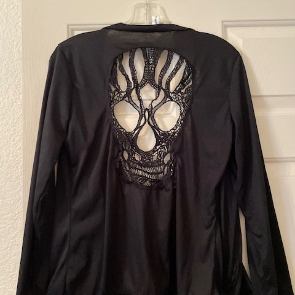 Ealey Fushi Black Long Sleeve Cardigan Skull Goth Girl Size M/L NWOTs - Picture 6 of 8
